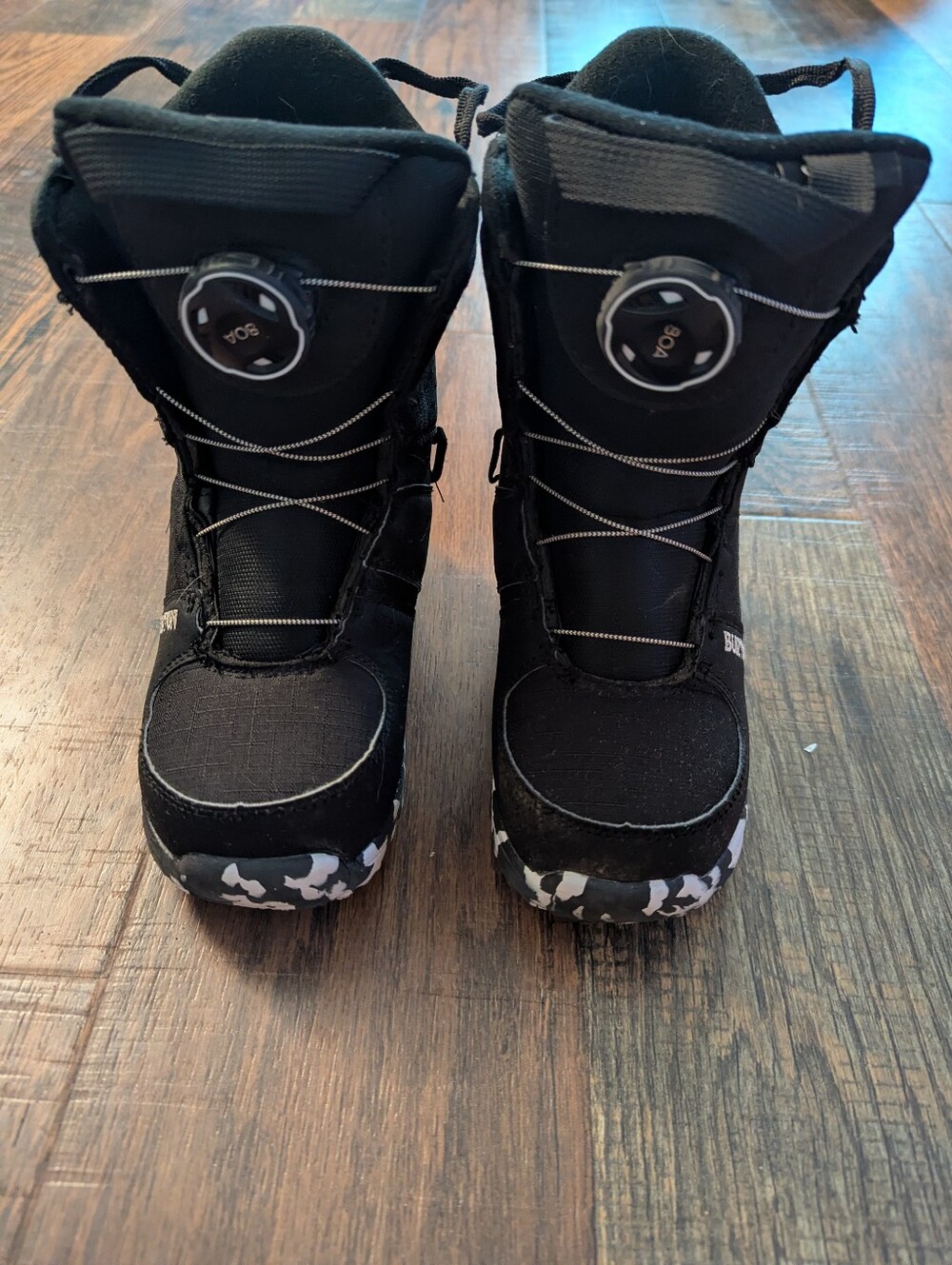 Burton Grom BOA Kids Snowboard Boots Black White Size 2K